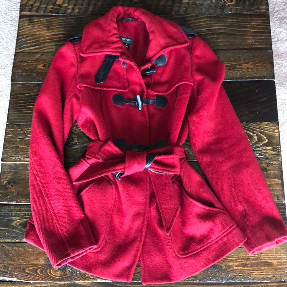 Red fall/winter jacket!🍎